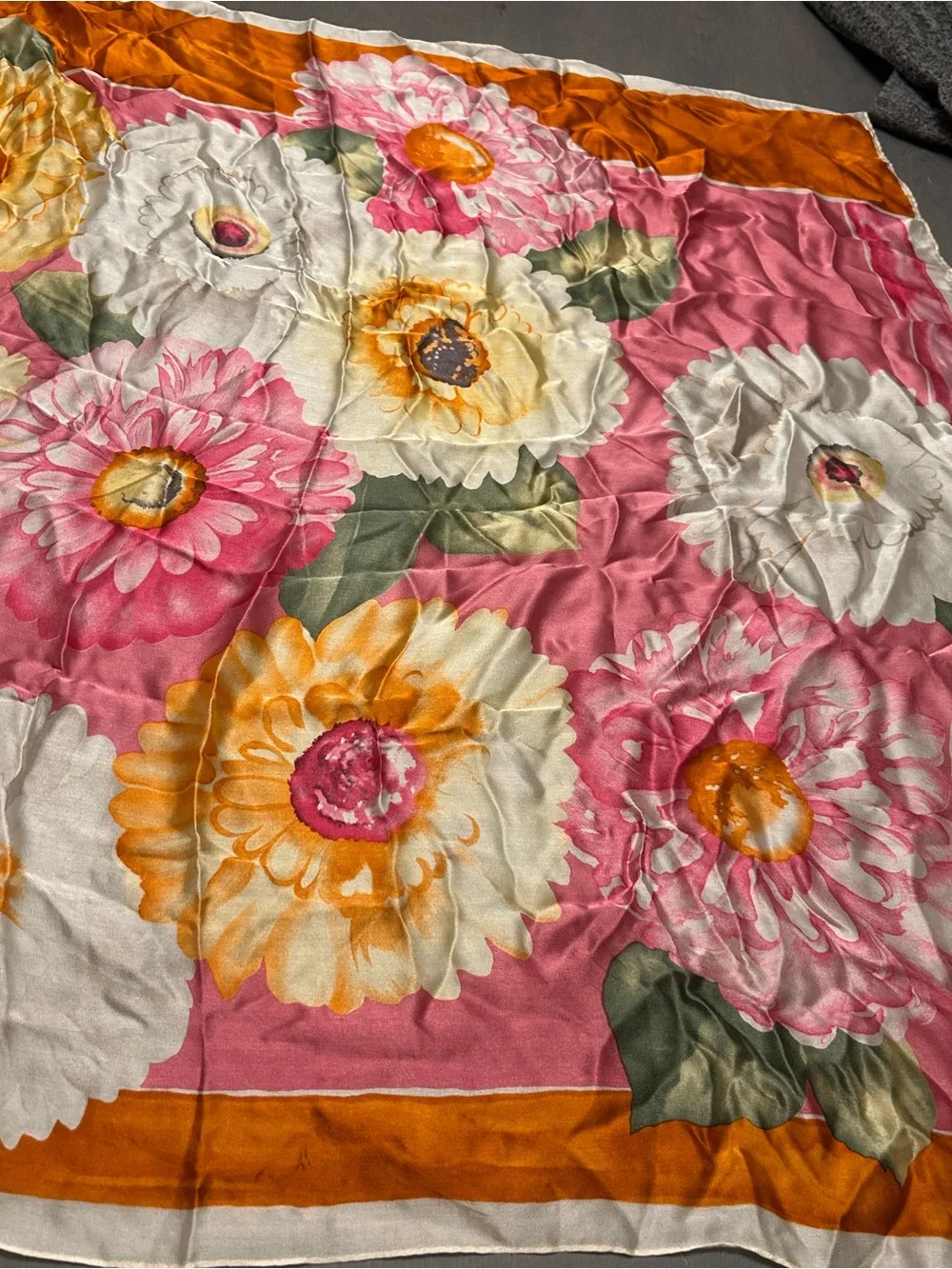 Echo silk floral scarf Stunning colors🌸